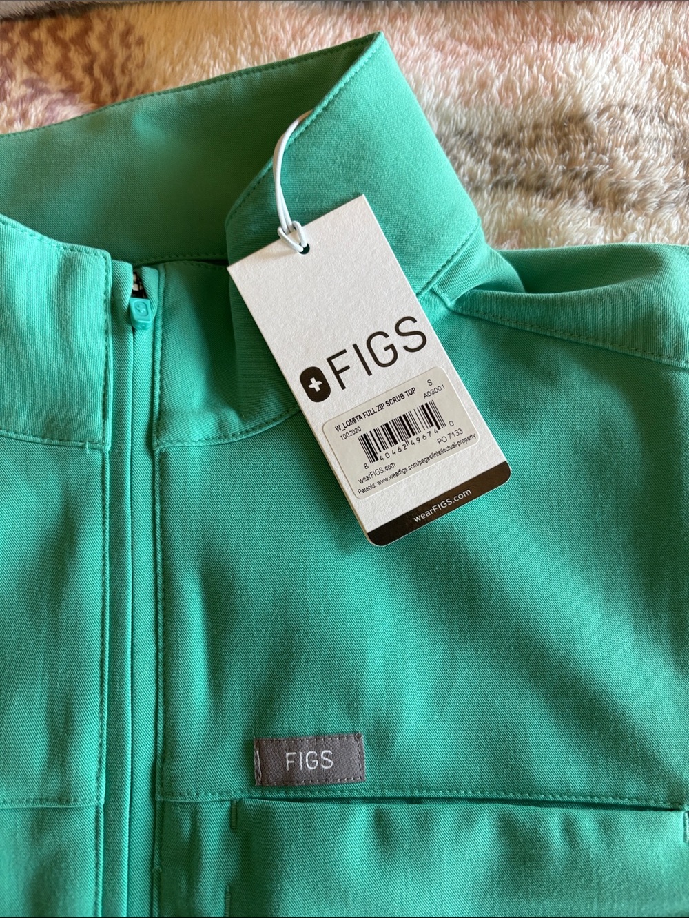Figs scrub top - Picture 2 of 4